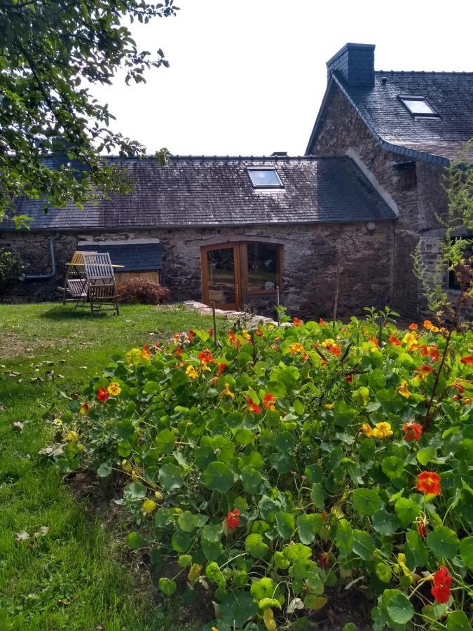 Chaleureuse Maisonnette Hotel Loperec Exterior photo